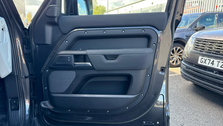 Land Rover Defender 2.0 P400e X-Dynamic S 110 5dr Auto Estate